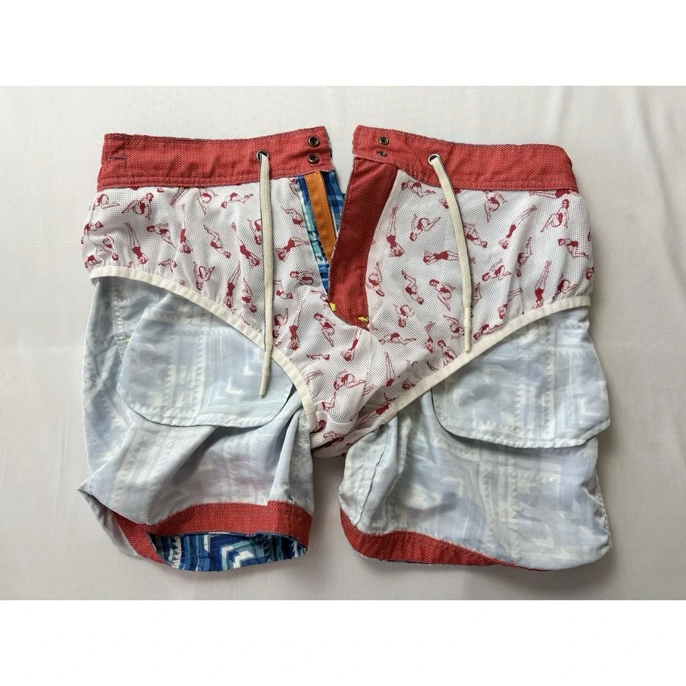 Robert Graham Swim Trunks 34 Geometric Print Classic Fit Luxury Beach Resort